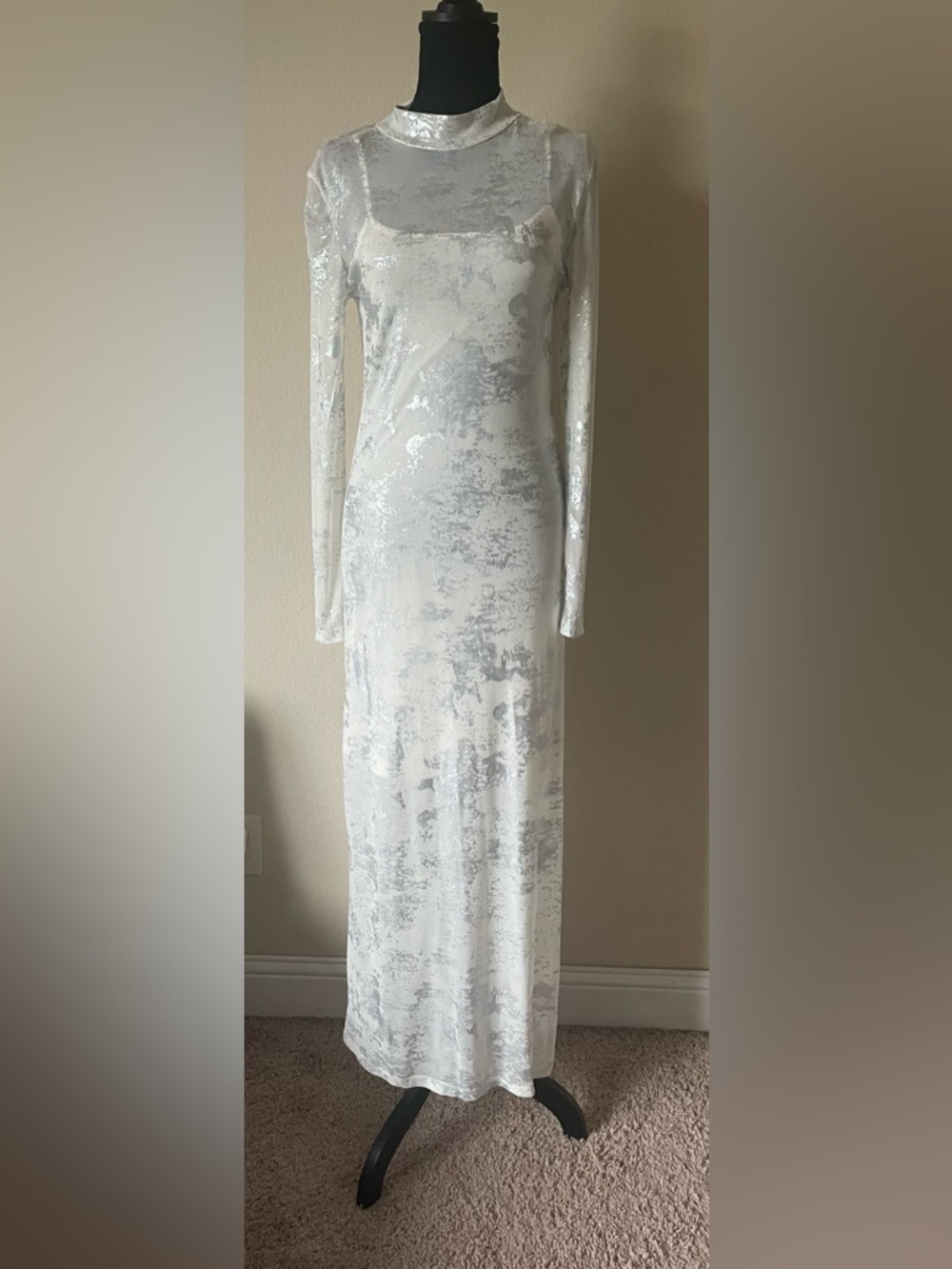 No Comment Brand Polyester Lining and Foil Finishing Bodycon Dress Size L New